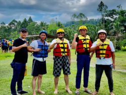Pimda PKN Sumsel Uji Nyali Kekompakan Saat Rafting Danau Ranau di Oku Selatan