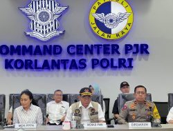 Menko PMK Pantau Kesiapan Mudik Dari Command Center