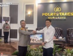 Kunjungan SPDB Brigjen Pol. (P) Drs. Pangeran Edward Syah Pernong ke Polrestabes Surabaya, Menyampaikan Semangat dan Wawasan Kepolisian kepada Personel